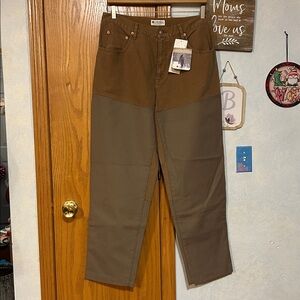 NWT Columbia Brown Sportswear - Men’s Size 36x32
